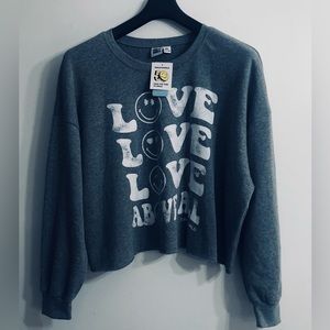 Smiley World sweatshirt crop top Love Above All graphic scoop neck gray. XXL